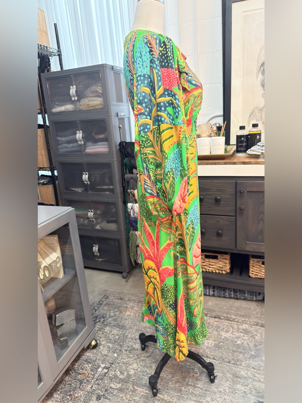 NWT FARM Rio Green Tropical-Print Plunge V-neck Midi Dress - Picture 9 of 11